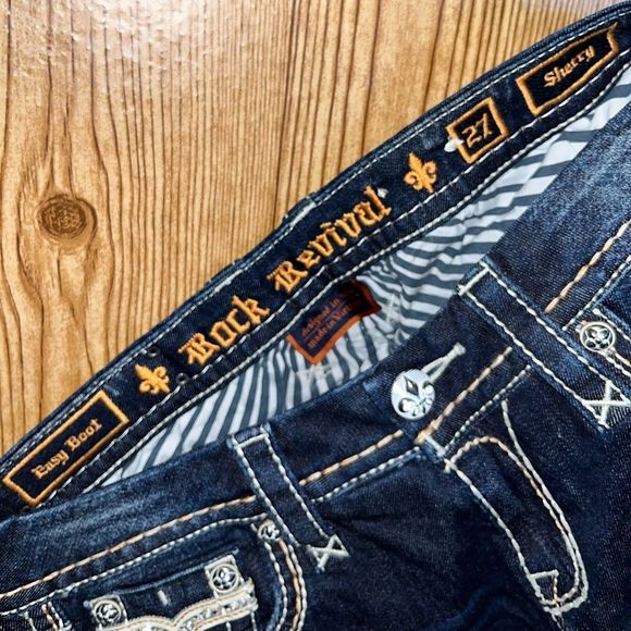 ROCK REVIVAL SHERRY BOOTCUT SWAROVSKI JEANS - size 27 but run big - Picture 11 of 12